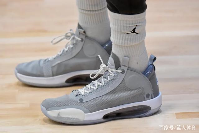 周琦14+16广东轻取首钢夺9连胜 曾凡博11+7