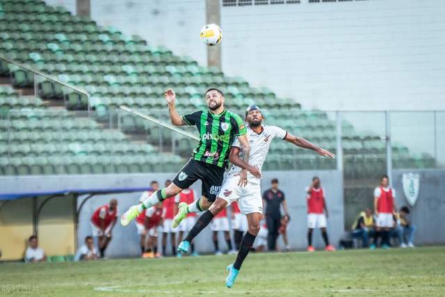 官宣：湖人与篮网达成交易 拉塞尔换锋线神将
